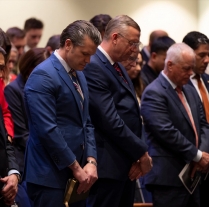 Isus Krist i metak – nespojivo poput vatre i vode – Američki političari su postali svjetska prijetnja photo